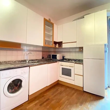 Cozy Flat In Sempione, Via Poliziano * Milano